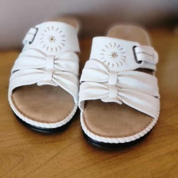 Dream Pairs White Sunburst Design Comfortable Sandals in Size 9  - NWOT - Picture 1 of 4